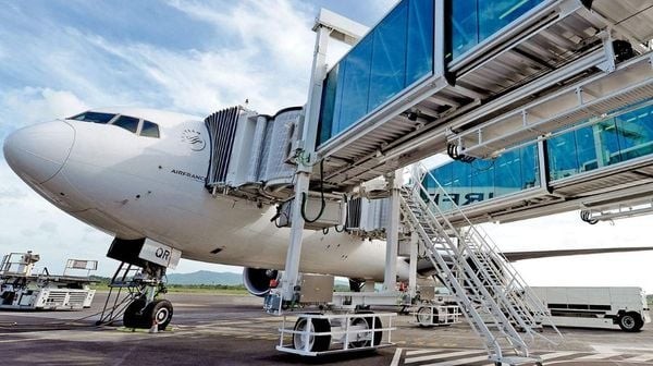 TỰ ĐỘNG ĐIỀU CHỈNH ĐỘ CAO CẦU LÊN MÁY BAY VỚI BỘ MÃ HÓA BÁNH ĐO SICK MWS075